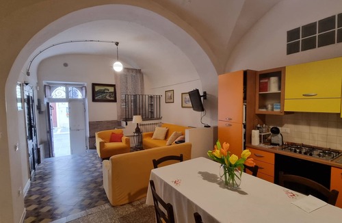 San Vito Chietino Apartment | House on the hill in the charming old town of San Vito Chietino(for 4 guests)