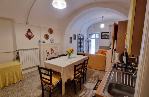 San Vito Chietino Apartment | House on the hill in the charming old town of San Vito Chietino(for 4 guests)