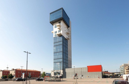Mestre Apartment | Htm Tower - 704 Executive by Halldis