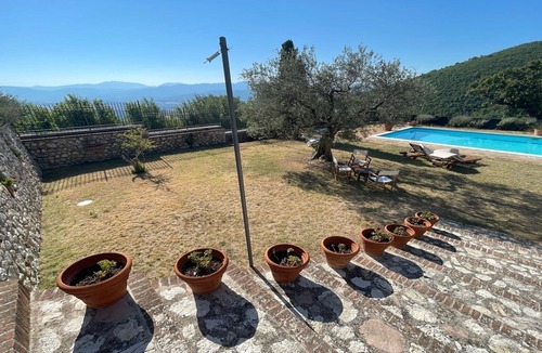 Colpetrazzo Villa | Huge villa with exclusive lap pool, grounds + gardens. Wifi. Sleeps 8