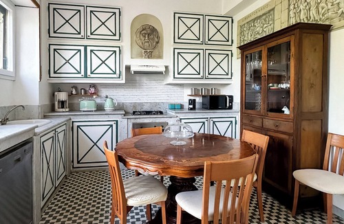 Appio Latino Villa | Huge Villa with Swimming Pool in the heart of Rome