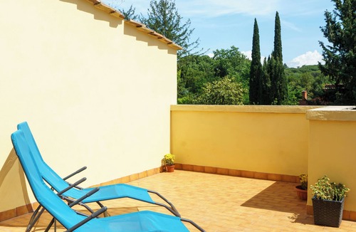Appio Latino Villa | Huge Villa with Swimming Pool in the heart of Rome