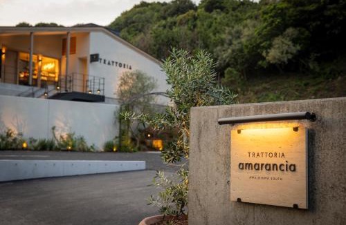 Minamiawaji Hotel | hugging nature house