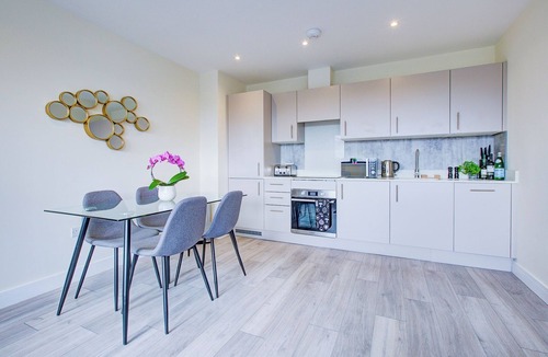 Cheam Apartment | Hybrid Resi - Sutton | 2 Bed Apartment