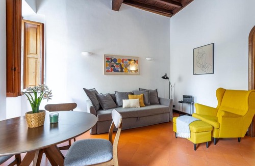 Rione V Ponte Apartment | iFlat Roman Retreat in the City Center