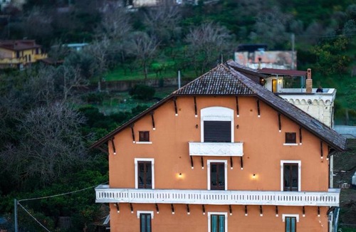 Angri Apartment | Il Mosaico Family Home in Historic Villa near Pompeii