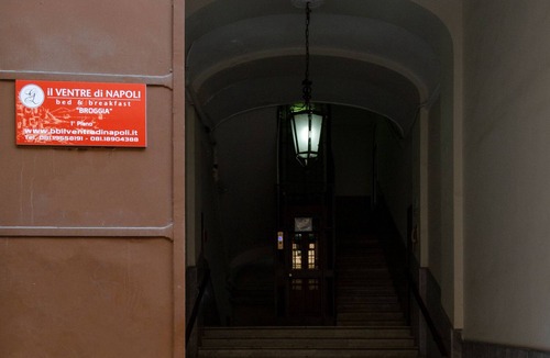 Montecalvario Bed & Breakfast | Il Ventre Di Napoli "Broggia"