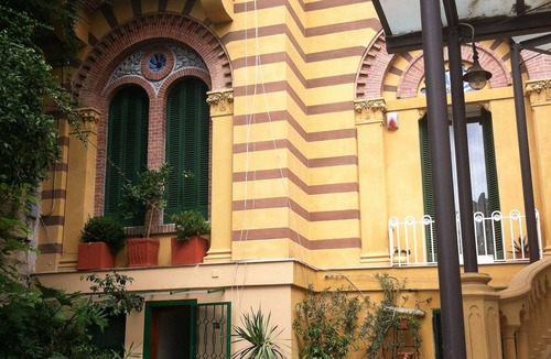 Vomero Apartment | In the drawing room of Naples