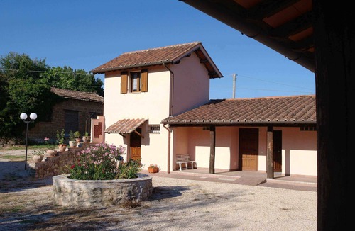 Fornole House | In the green to breathe tranquility and relaxation.