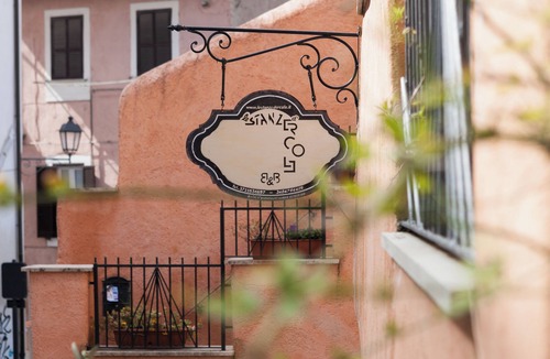 Tivoli Apartment | In the historic center with a view of the cathedral