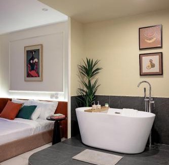 Van Mieu Apartment | Inam Hanoi Station