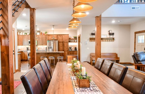 Lead Cabin | Incredible Craftsman Style Spacious Lodge Walking Distance to Clubhouse!