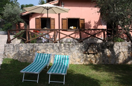 Casperia House | INDEPENDENT APARTMENT (SUNFLOWER HOUSE)