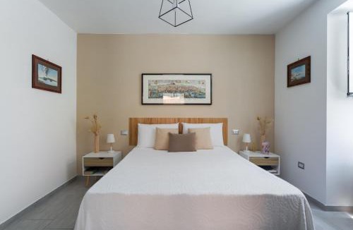 Vomero Apartment | Independent House 51