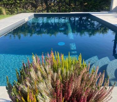 Marciaga House | Independent Room in Villa with Pool