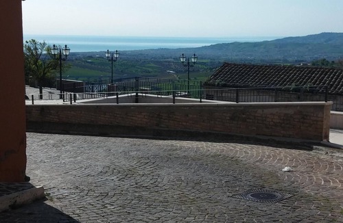 Mosciano Sant'Angelo House | Independent with garden in a medieval village between sea and mountains.