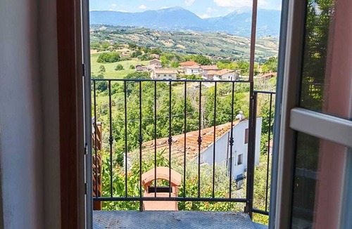 Mosciano Sant'Angelo House | Independent with garden in a medieval village between sea and mountains.