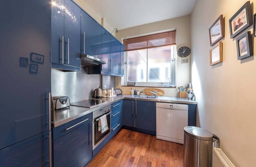 Frognal and Fitzjohns Apartment | Inviting 2BD Victorian Flat, Near Hampstead