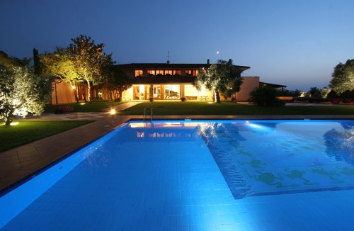 Palombara Sabina Villa | Rome Countryside Luxury Villa: Stunning Pool, Tennis, Weddings, Cooking Classes