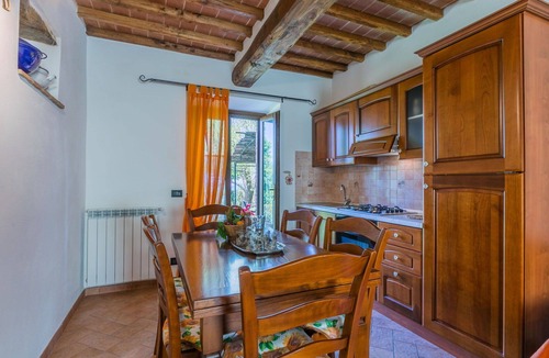 Castelnuovo di Val di Cecina Apartment | Beautiful apartment for 12 people with private pool, A/C, WIFI, TV, patio and pets allowed