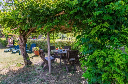 Castelnuovo di Val di Cecina Apartment | Beautiful apartment for 12 people with private pool, A/C, WIFI, TV, patio and pets allowed