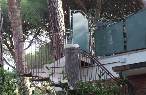 Marina di Castagneto Carducci Apartment | Beautiful apartment for 4 guests with WIFI, A/C, TV, patio and panoramic view