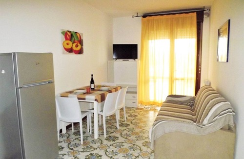 Villa Rosa Apartment | Coastal Comfort Stay Apartment