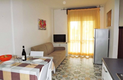 Villa Rosa Apartment | Coastal Comfort Stay Apartment
