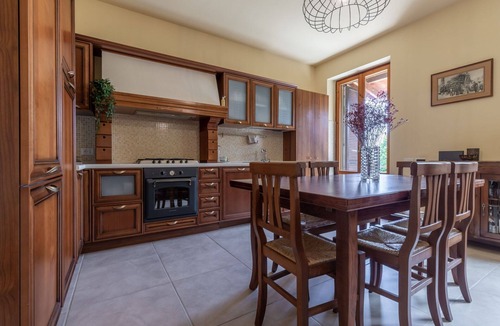 Urbisaglia Villa | Italian-Experience - Sunrise Hill Holiday Home