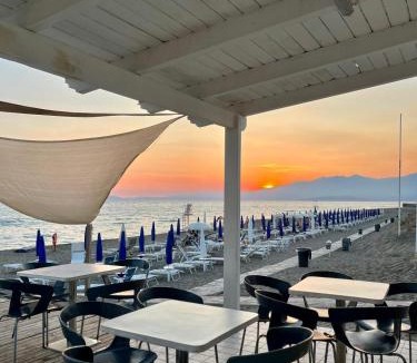 Baia Domizia Hotel | Italy Village