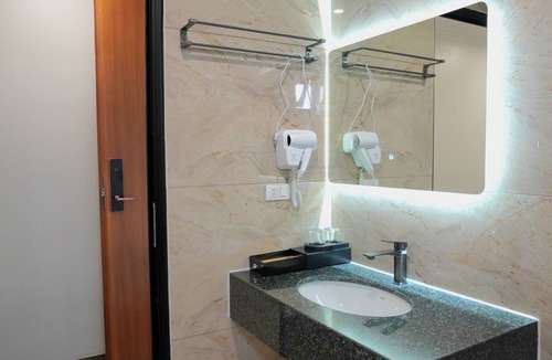 Soc Son Hotel | Jademay Airport Hotel