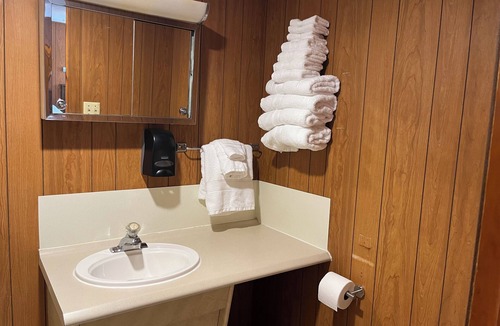 White Lake Hotel | Jake's Corner Motel