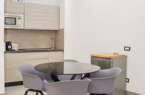 Aurelio Apartment | Jasmine Holiday House. Cozy and familiar Two-room apartment in Rome!