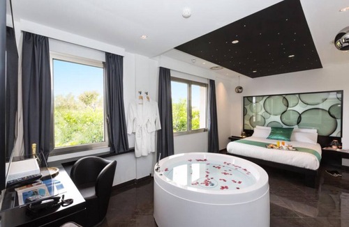 Zona XXIV Fonte Ostiense Hotel | JC Hotel