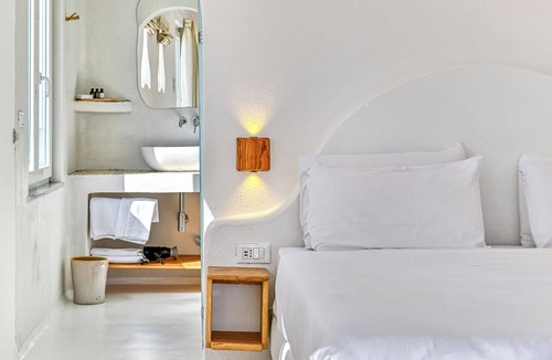 Forio Bed & Breakfast | Junior Suite with a wide balcony and sea view