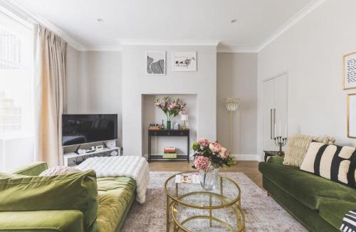 Lancaster Gate Apartment | Kensington Gardens Sq, Private Entry & Patio, 2 BD
