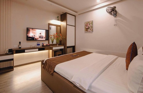 Long Bien Hotel | Khach San Sao