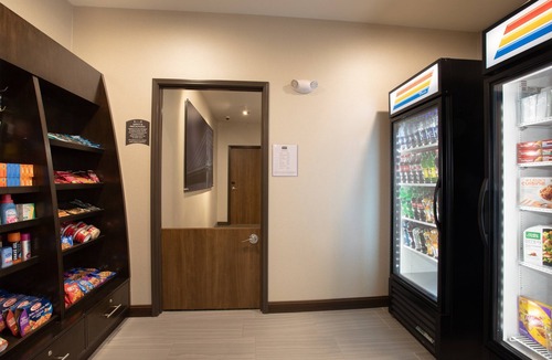 Rapid City Apartment | King Suite. Free Breakfast. Pool & Hot Tub. Great for Business Travelers!