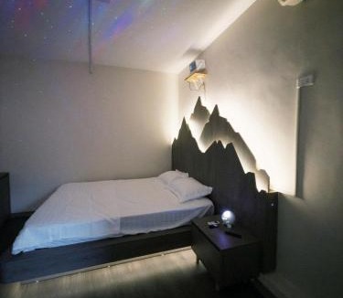 Old Quarter Apartment | Lốp Homestay