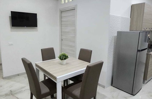 Quartiere XXII Collatino Apartment | L'Impero dei fiori Holiday home Rome