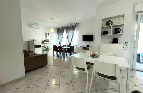 Santa Marinella House | La Casa del Sole
