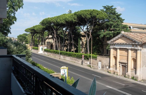 Aurelio Apartment | La Casa del Tomo - Metro A - Private Parking - 6 Guests