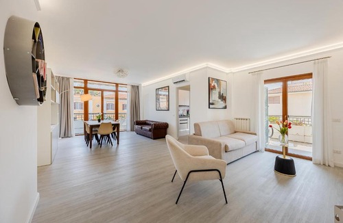 Aurelio Apartment | La Casa del Tomo - Metro A - Parcheggio Privato - 6 ospiti