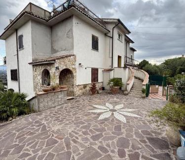 Fonte Nuova Apartment | La casa tra gli ulivi di Fonte Nuova