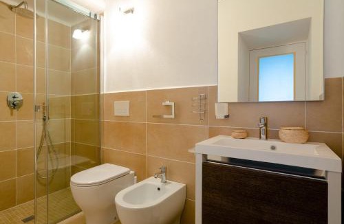 Ischia Porto Apartment | La casetta gialla degli architetti sul porto