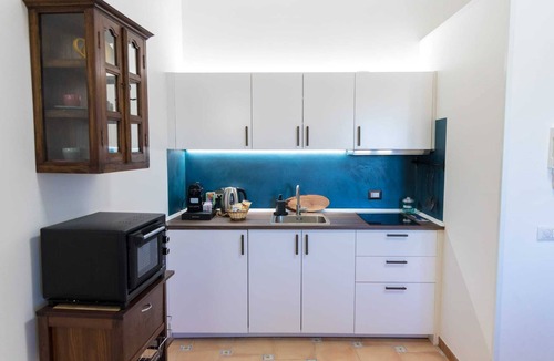 Trani Apartment | La Casina di Luna - White Apartment
