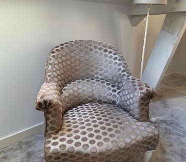 Malville Bed & Breakfast | La chambre Mademoiselle Causeuse