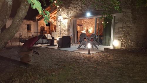 Gourville House | La grange d'Isabelle