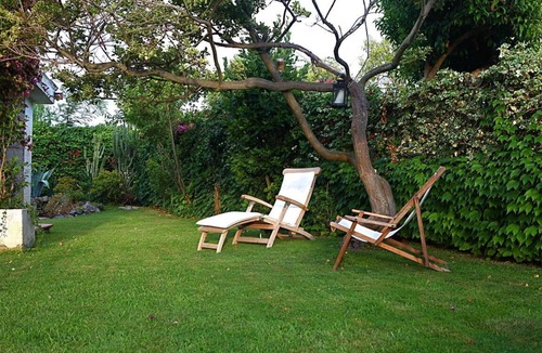 Castellabate Villa | LA DOLCE VILLA: a charming Mediterranean place with a beautiful relaxing garden