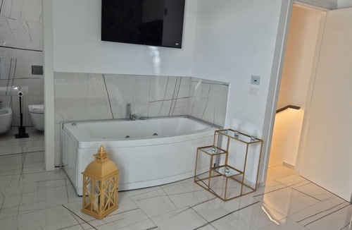 Barletta Hotel | La Maison De Rosaline - L'immortale